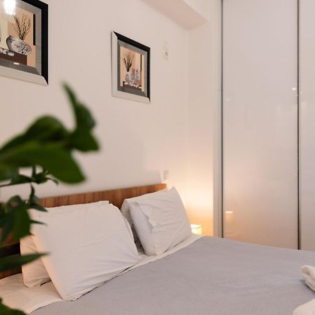 Modern Studio Apartment A Атина Екстериор снимка